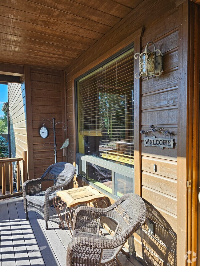 Cardinal Landing Nearby Townhomes for Rent Show Low AZ 1