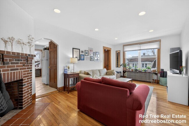 Building Photo - 27 S Crescent Circuit