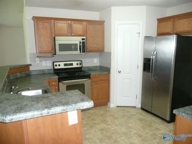Photo - 103 Zeona Ct SW