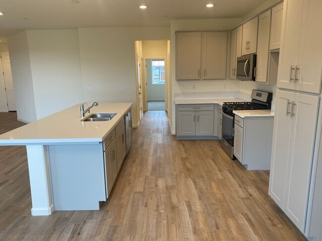 Photo - Newer 3 Bedroom 2 Bathroom Home in Tulare!