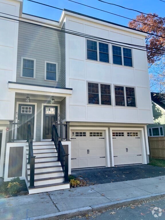 Building Photo - 8 Maplewood St Unit A Rental