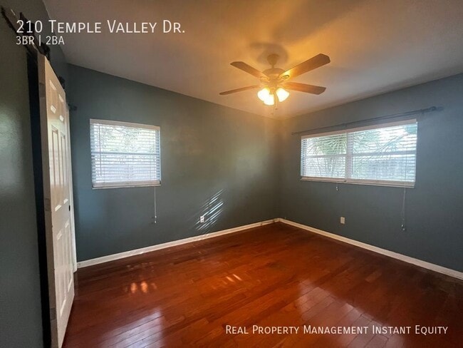 Photo - 210 Temple Valley Dr