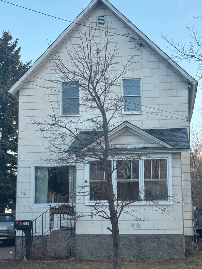Building Photo - 1303 Lincoln Ave Rental
