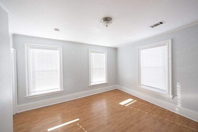 Photo - 10 Sycamore St Unit 2