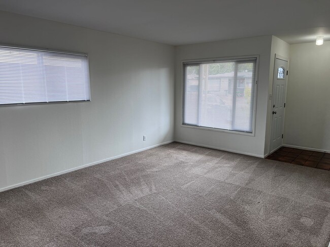Photo - 3bd/1ba SFH WITH LARGE FENCED YARD, 2 CAR GARAGE, IN DESIRABLE NEIGHBORHOOD!!!