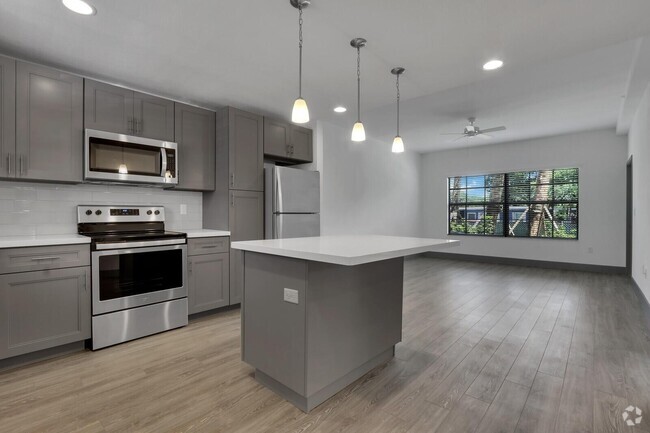 Building Photo - 540 NE 14th Ct Unit 103 Rental