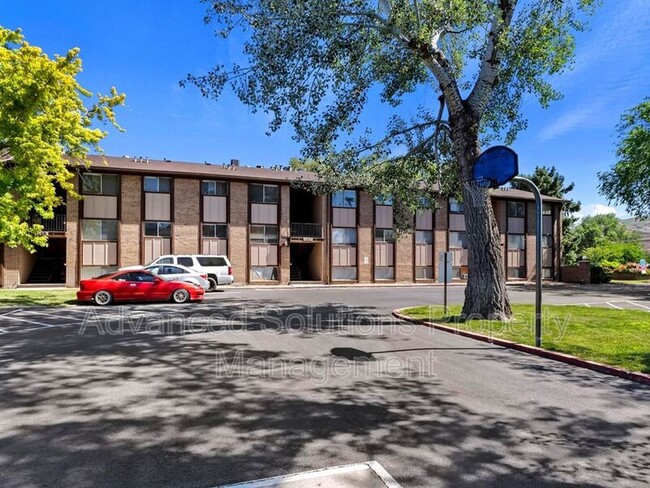 Photo - 1355 N Redwood Rd Unidad Apt 14