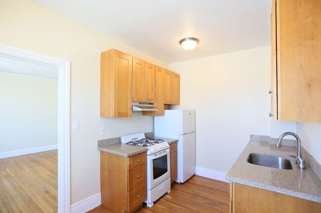 494 27th Ave Unit 27