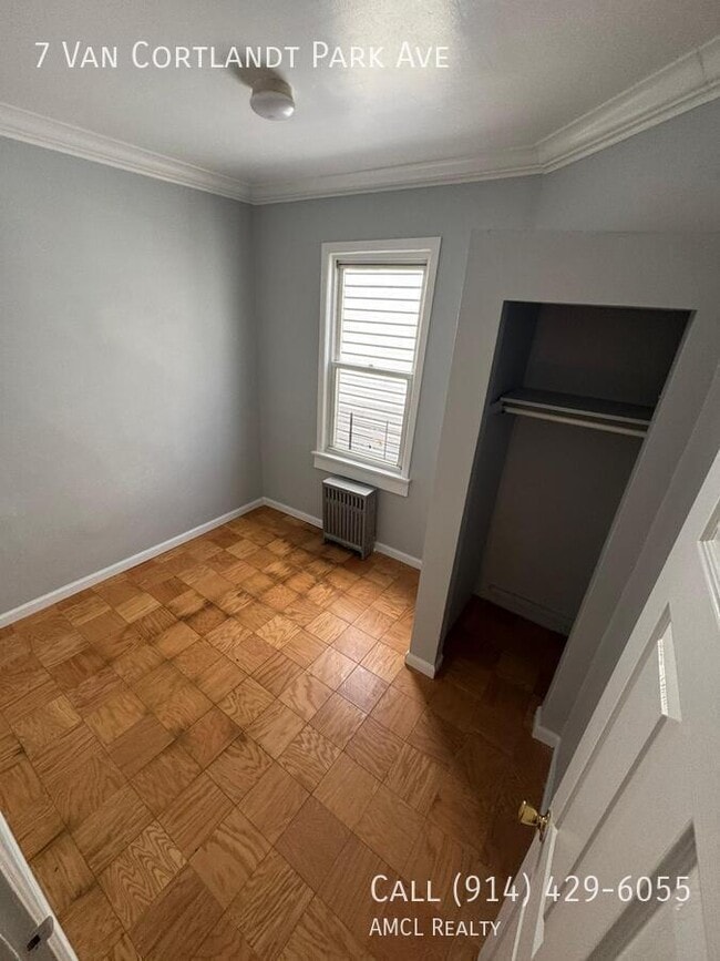 Photo - 7 Van Cortlandt Park Ave