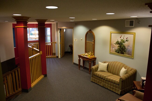 1st floor seating area