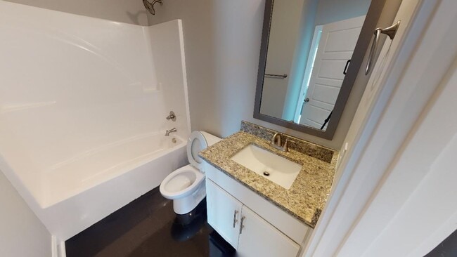 Photo - 157 W Rossview Rd