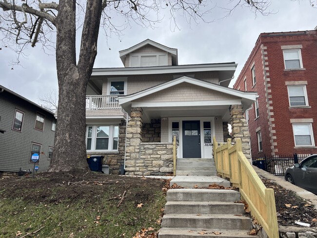 All new paint, railing, stairs, and sidewalk - 3838 Wyandotte St Apartamentos Unidad 3838 Wyandotte Lower Apar