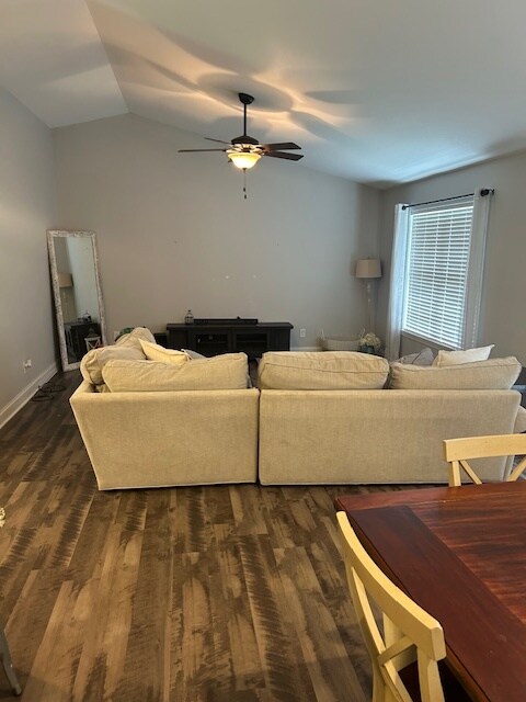 2406 Chimney Rock Ln