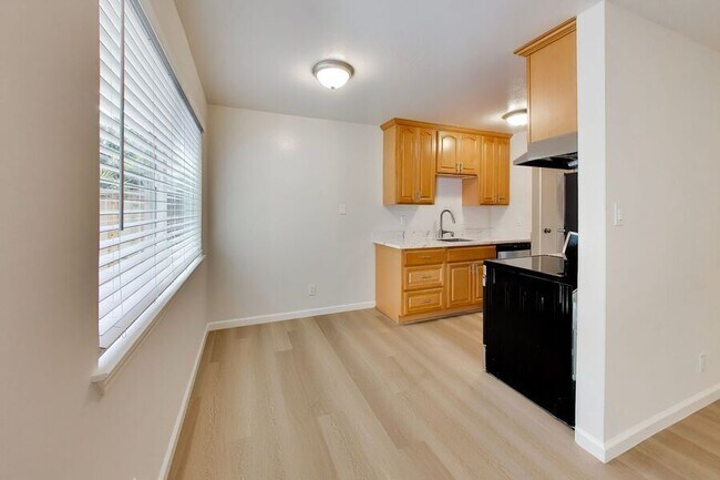 Photo - 16878 Meekland Ave Unit 04