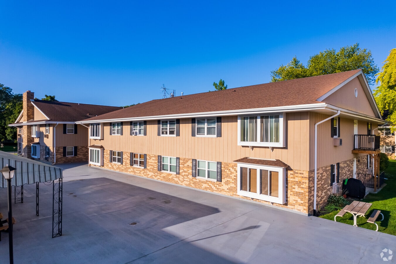 Photo - Royal Gardens Condominiums
