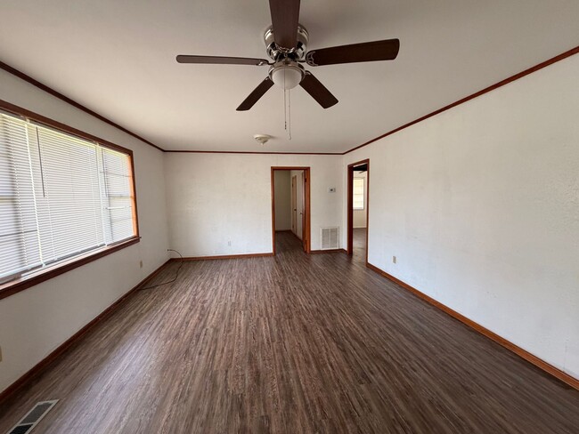 Photo - Charming 2-bedroom, 1-bath home in Russellville, AR