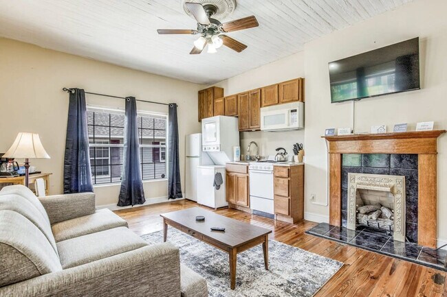 Photo - 518 W Strong St Unit ID1043625P