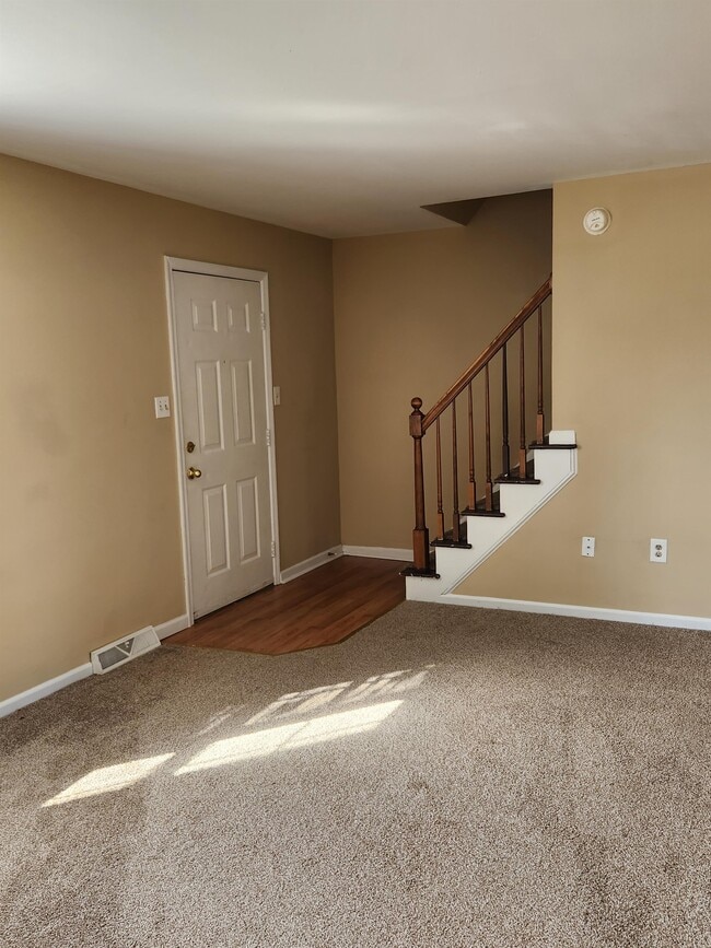 Photo - 14 Windsor Ct