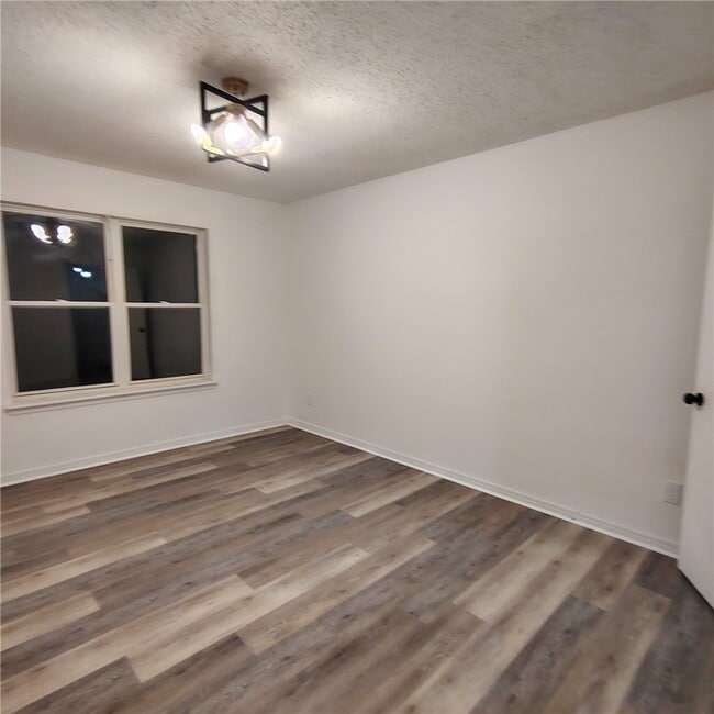 Photo - 3129 Glen Flora Way