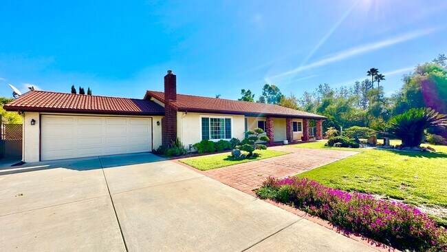 Awesome, Single Story Home, with large ope... - Awesome, Single Story Home, with large ope...