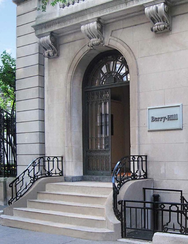 Photo - 11-15 E 70th St