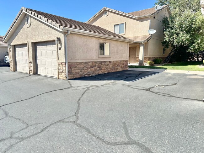 Remodeled Skyhawk Townhome! - Remodeled Skyhawk Townhome!
