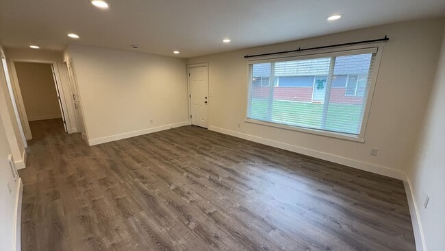 Photo - Cozy upgraded 2 bedroom duplex w/ attached 1 car garage in Lakewood available now!