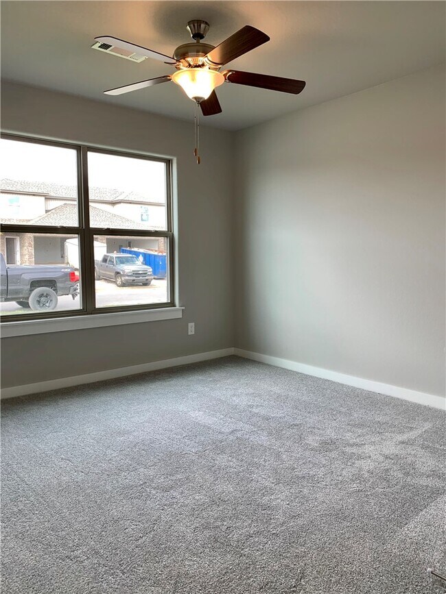Photo - 430 Rineel Ave