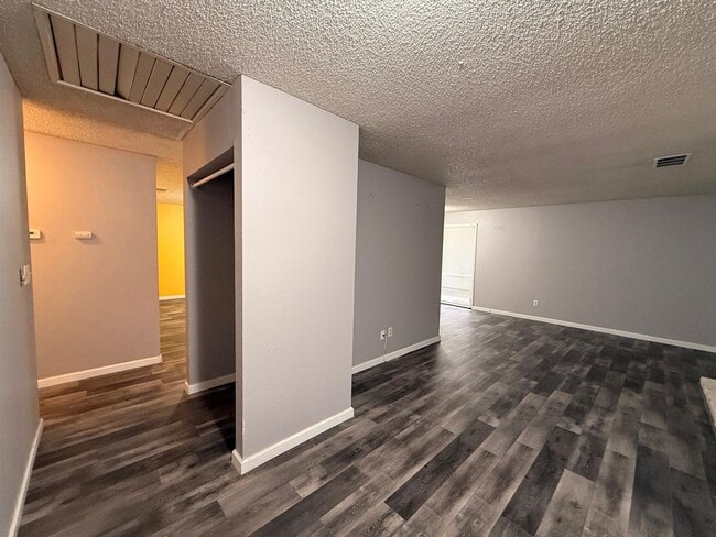 Photo - Beautiful 3 Bedroom Single-Family Home!