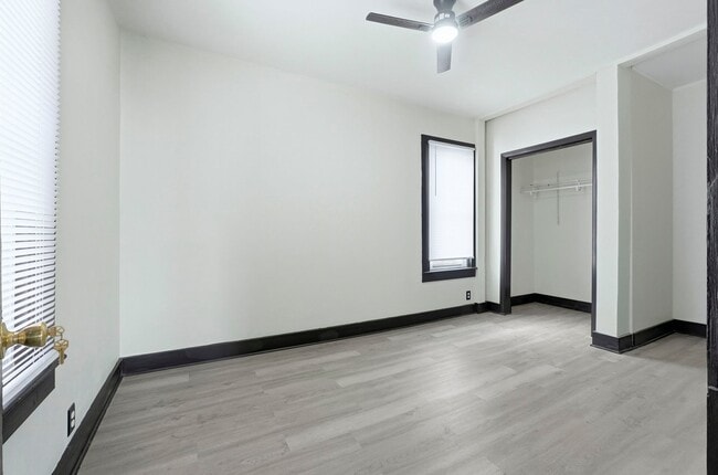 Photo - 2406 Miner St