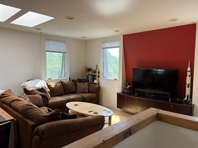 29 Warren St Unit 4