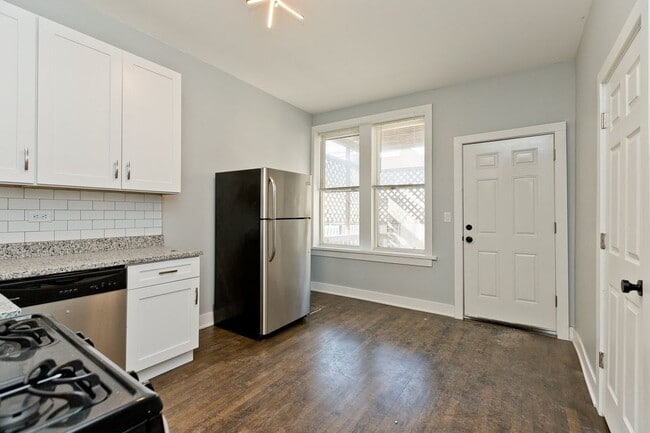 Photo - 1922 N Wilmot Ave