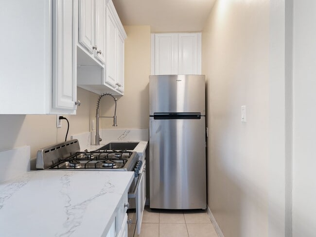 Photo - 1620 E Appleton St Unidad 04