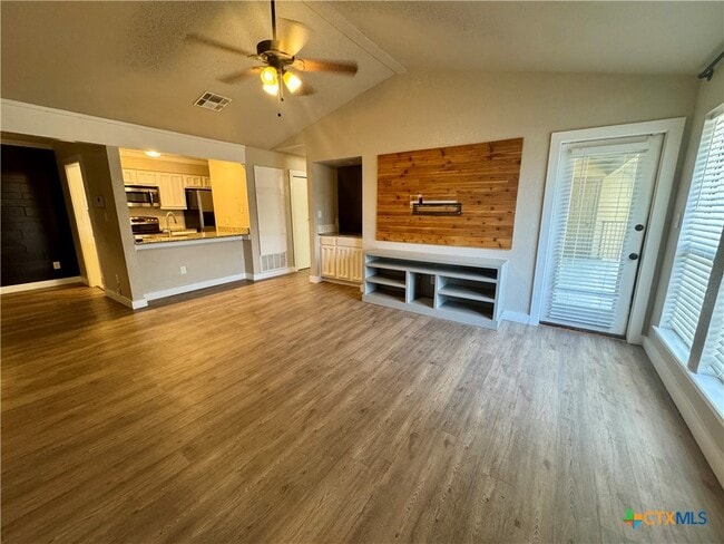 Photo - 1202 Thorpe Ln Unidad 304