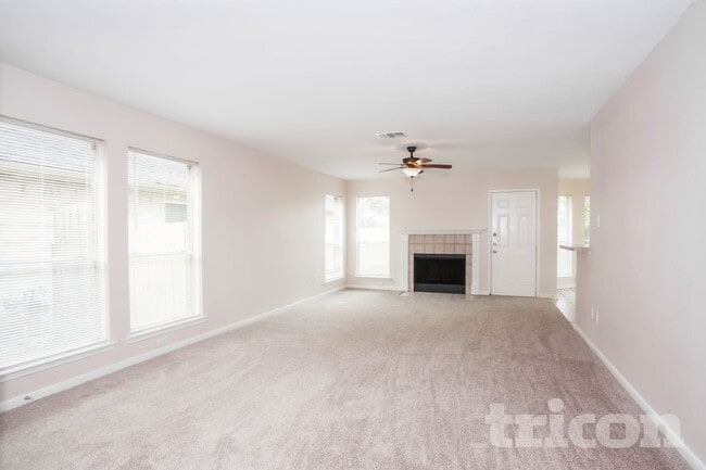 Photo - 1702 Glacier Blue Dr