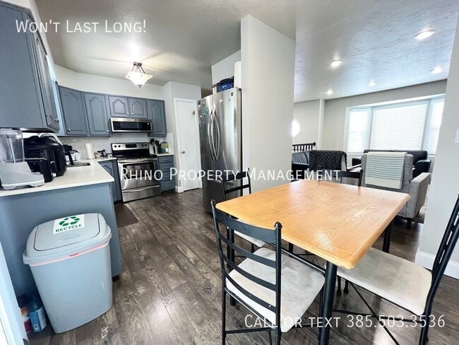 Photo - 5658 S Vlg Cir Apartment Unit Bedroom 1