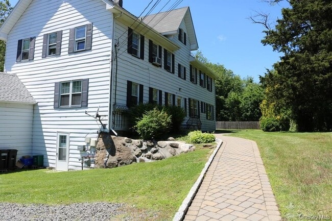 Building Photo - 2 Pelham Ave Unit 1N