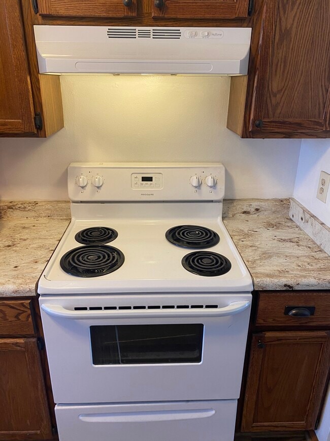 Photo - 1325 Camden Way