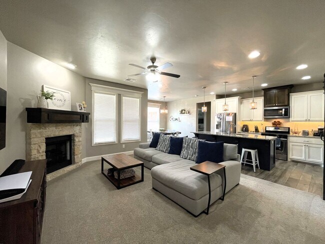 Photo - 2800 Pebble Creek St