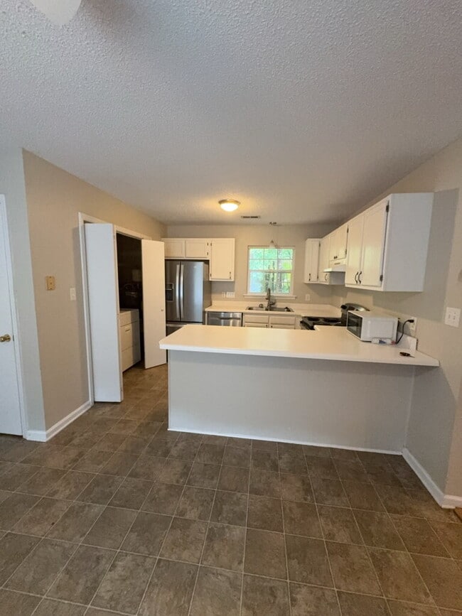 Photo - 121 Suffolk Cir