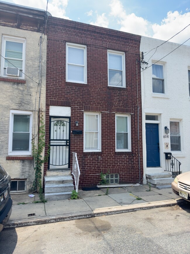 Photo - 612 Winton St House