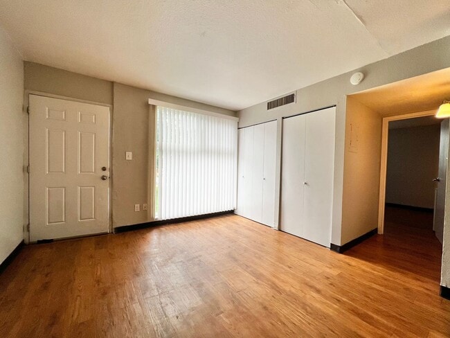 Photo - NShields632 (KC-LN-KB) Unit 04