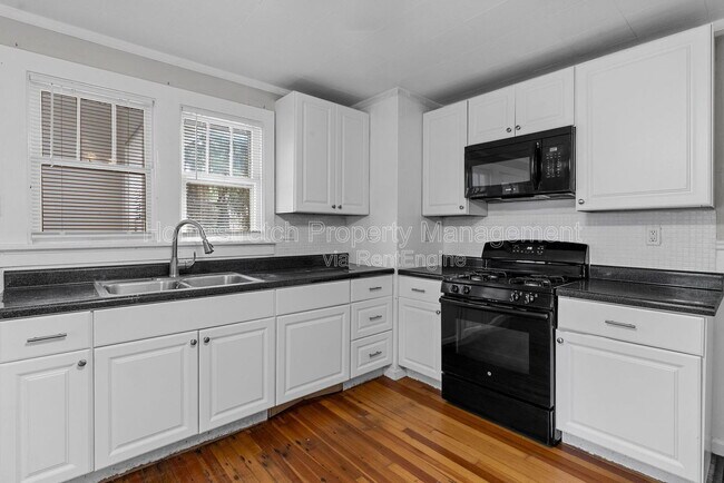 Photo - 3215 St Catherine St
