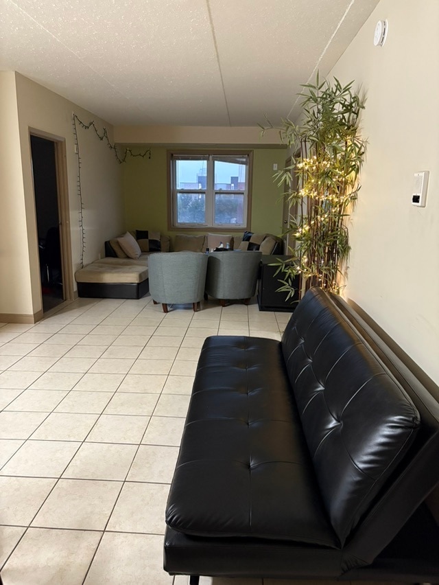 Building Photo - 271-271 Lester St Unit 1