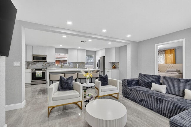 Photo - 800 NW 6th Ave