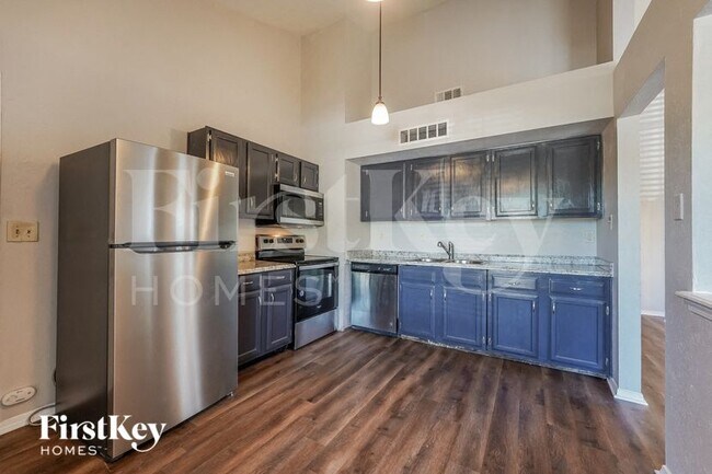 Photo - 415 Justice Dr