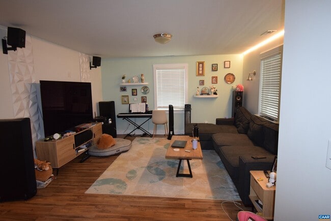 1905 Lambs Rd
