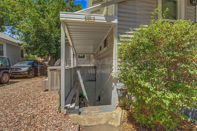 Photo - 4205 S Lincoln St Unidad B