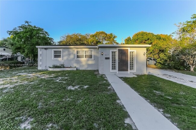 Photo - 417 SW 22nd Terrace