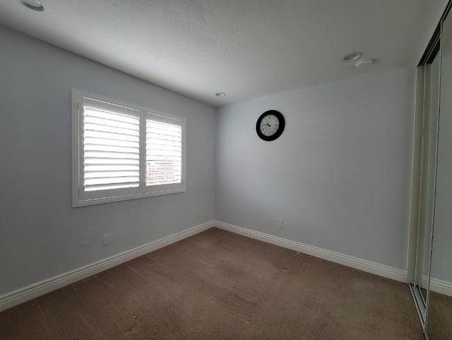 Photo - 716 Valley Crest Dr